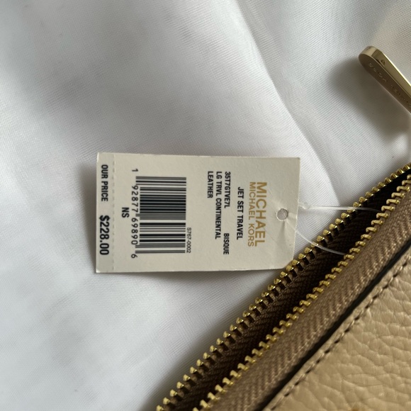 Gorgeous Michael Kors wristlet, NEVER USED! - Picture 4 of 4